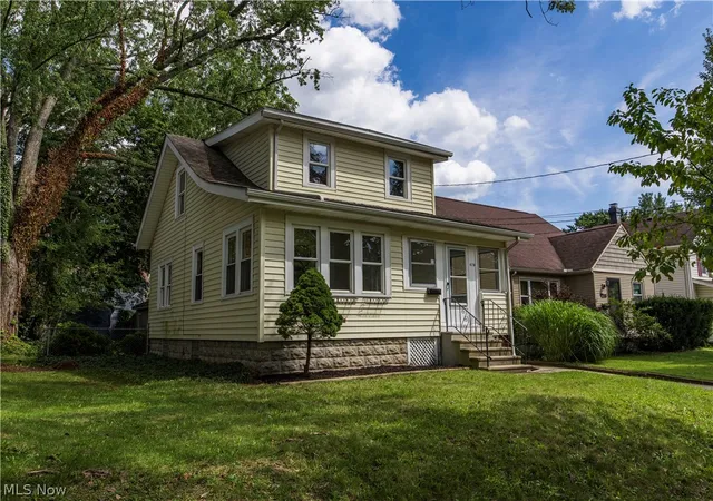 Photo 2 of Single family home for sale at 475 Newell Ave, Akron, OH 44305 | MLS# 5238620 | Listing updated on 2026-09-09