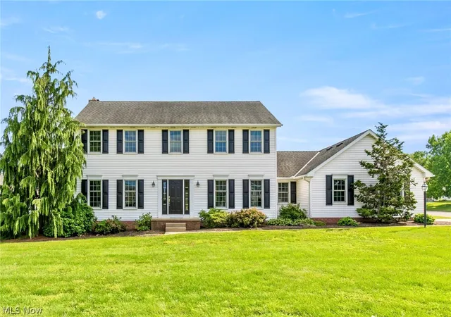 Photo 1 of Sale Pending at 906 Southmoor Cir Ne, Canton, OH 44721 | MLS# 5223535 | Listing updated on 2026-09-14