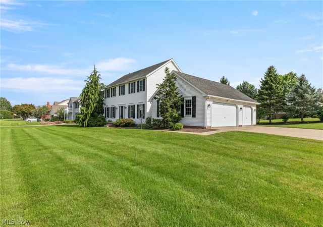 Photo 2 of Sale Pending at 906 Southmoor Cir Ne, Canton, OH 44721 | MLS# 5223535 | Listing updated on 2026-09-14