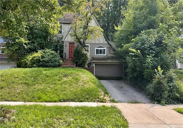 Photo 2 of Sale Pending at 3582 Meadowbrook Blvd, University Heights, OH 44118 | MLS# 5238399 | Listing updated on 2026-09-12