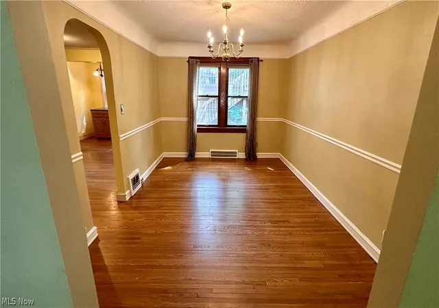 Photo 4 of Sale Pending at 3582 Meadowbrook Blvd, University Heights, OH 44118 | MLS# 5238399 | Listing updated on 2026-09-12