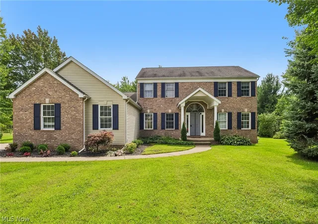 Photo 2 of Single family home for sale at 11335 Woodie Glen Dr, Chardon, OH 44024 | MLS# 5238481 | Listing updated on 2026-09-01