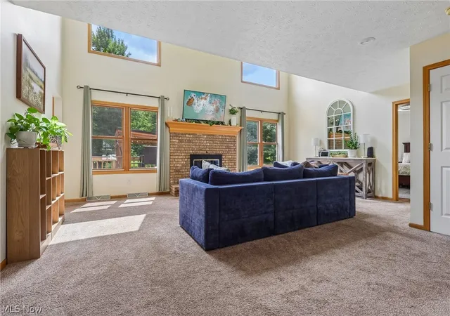 Photo 2 of Sale Pending at 11335 Woodie Glen Dr, Chardon, OH 44024 | MLS# 5238481 | Listing updated on 2026-10-06