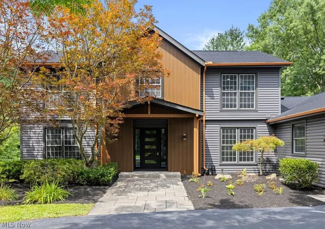 Photo 1 of Mansion for sale at 17128 Northbrook Trl, Chagrin Falls, OH 44023 | MLS# 5238626 | Listing updated on 2026-09-08