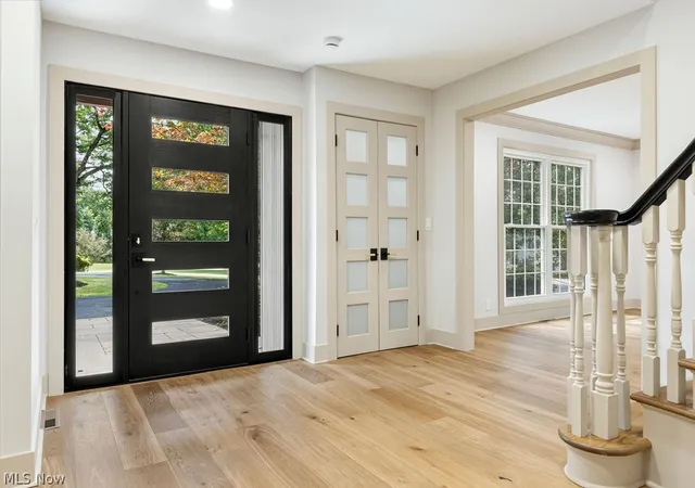 Photo 2 of Mansion for sale at 17128 Northbrook Trl, Chagrin Falls, OH 44023 | MLS# 5238626 | Listing updated on 2026-09-08