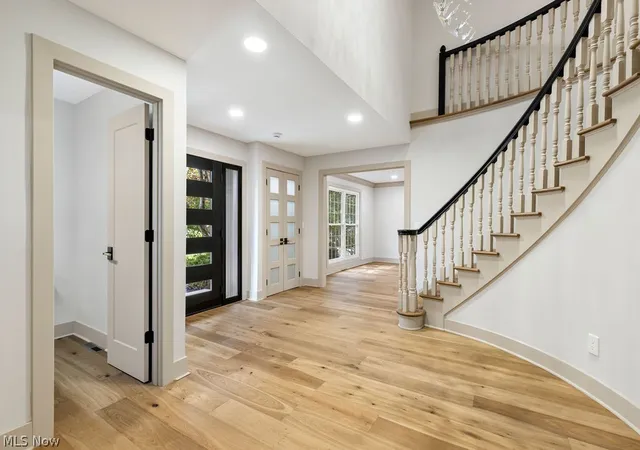 Photo 3 of Mansion for sale at 17128 Northbrook Trl, Chagrin Falls, OH 44023 | MLS# 5238626 | Listing updated on 2026-09-08
