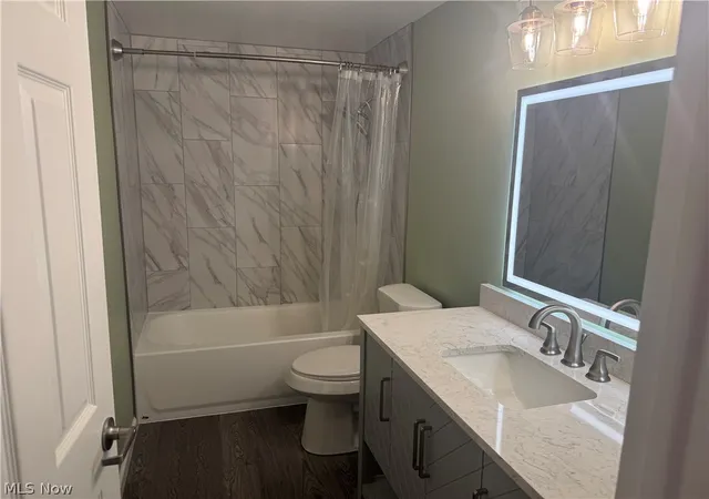 Listing Photo 5 - Condo for sale in building located at 24620 Clareshire Dr, North Olmsted, OH 44070 - Unit #3A
