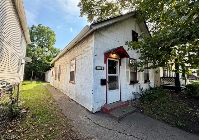 Photo 2 of Multi family home for sale at 1015 1017 Auburn Ave, Cleveland, OH 44113 | MLS# 5238164 | Listing updated on 2026-09-09