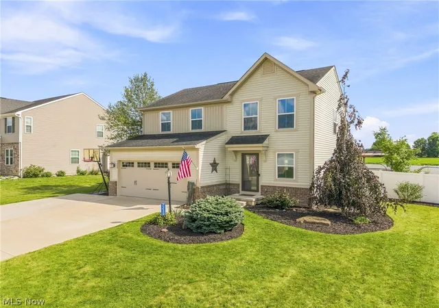 Photo 2 of Single family home for sale at 7230 Crusader St Sw, Massillon, OH 44646 | MLS# 5238609 | Listing updated on 2026-09-11