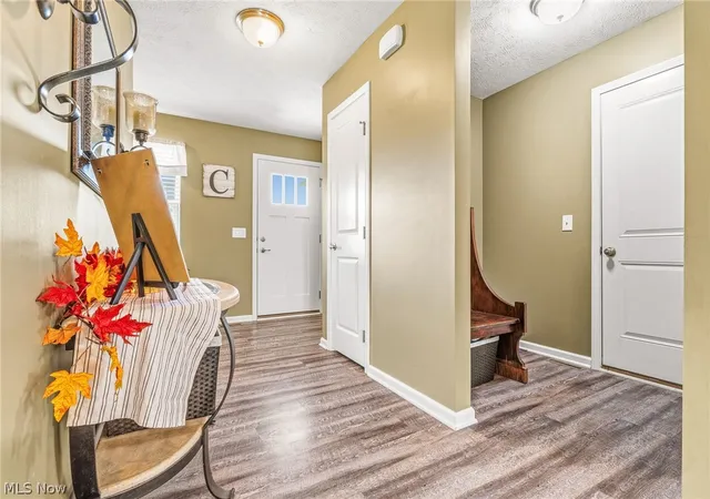 Photo 3 of Sale Pending at 7230 Crusader St Sw, Massillon, OH 44646 | MLS# 5238609 | Listing updated on 2026-09-28