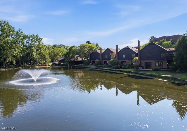 Listing Photo 4 - Condo for sale in building located at 815 Brick Mill Run, Westlake, OH 44145 - Unit #18