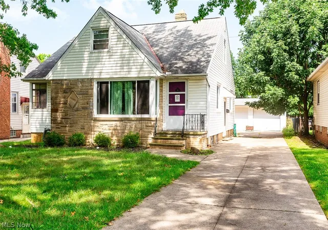 Photo 4 of Sale Pending at 10252 Greenheath Dr, Parma Heights, OH 44130 | MLS# 5238673 | Listing updated on 2026-09-14