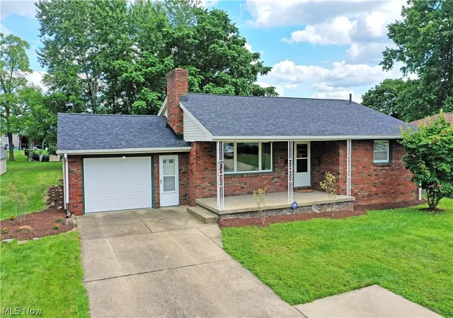 Photo 3 of Sale Pending at 459 Peters Dr, Campbell, OH 44405 | MLS# 5238499 | Listing updated on 2026-09-03