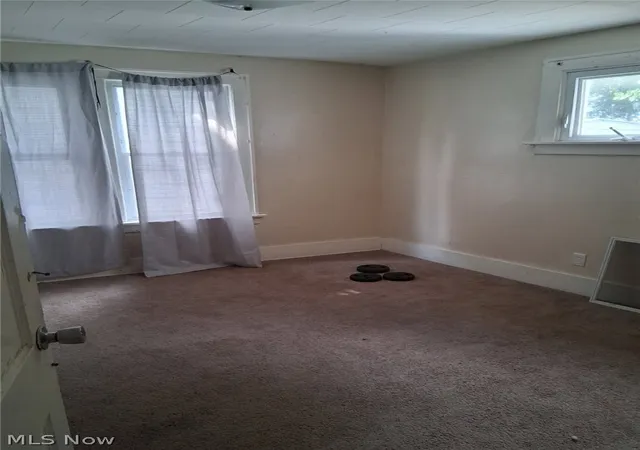 Photo 4 of Single family home for sale at 106 Shaker Dr, Akron, OH 44305 | MLS# 5238732 | Listing updated on 2026-09-02