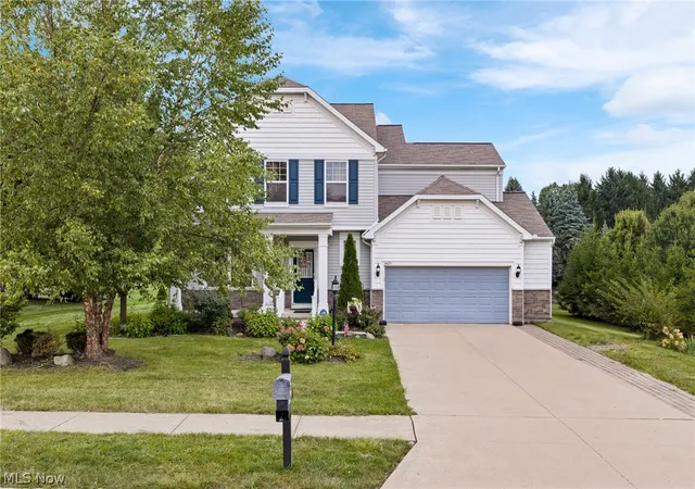 Photo 3 of Single family home for sale at 4435 Bentley Dr, Copley, OH 44321 | MLS# 5238723 | Listing updated on 2026-10-05