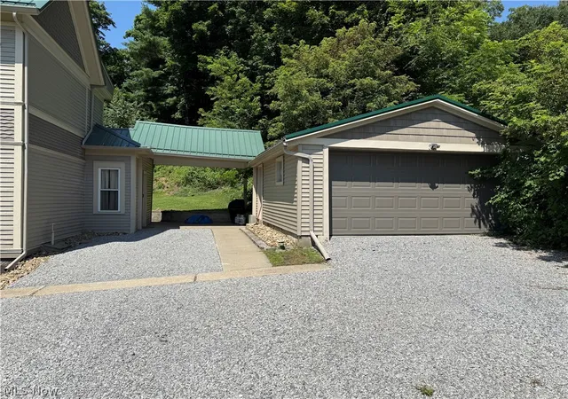 Photo 3 of Single family home for sale at 42210 State Route 154, Lisbon, OH 44432 | MLS# 5238491 | Listing updated on 2026-09-29