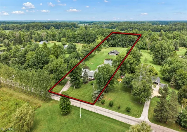 Photo 3 of Single family home for sale at 35460 Neff Rd, Grafton, OH 44044 | MLS# 5237876 | Listing updated on 2026-09-12