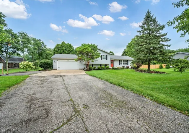 Photo 4 of Single family home for sale at 35460 Neff Rd, Grafton, OH 44044 | MLS# 5237876 | Listing updated on 2026-09-12