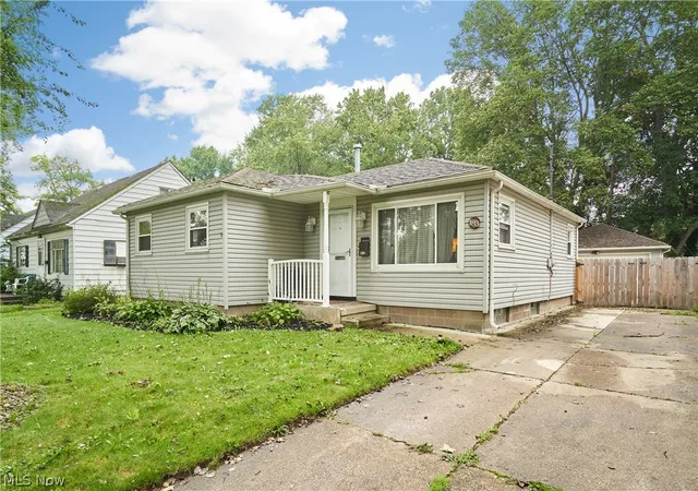 Photo 1 of Single family home for sale at 183 S Frank Blvd, Akron, OH 44313 | MLS# 5237788 | Listing updated on 2026-09-14