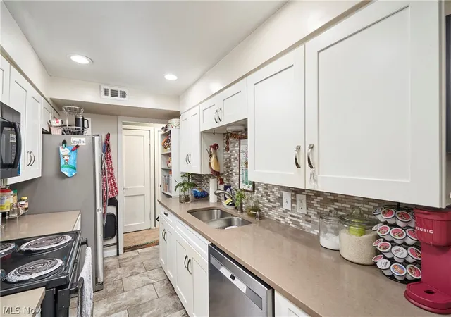 Photo 3 of Single family home for sale at 183 S Frank Blvd, Akron, OH 44313 | MLS# 5237788 | Listing updated on 2026-09-29