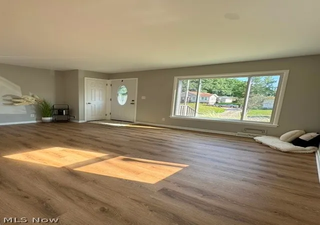 Photo 2 of Sale Pending at 715 E Catawba Ave, Akron, OH 44306 | MLS# 5238746 | Listing updated on 2026-09-01