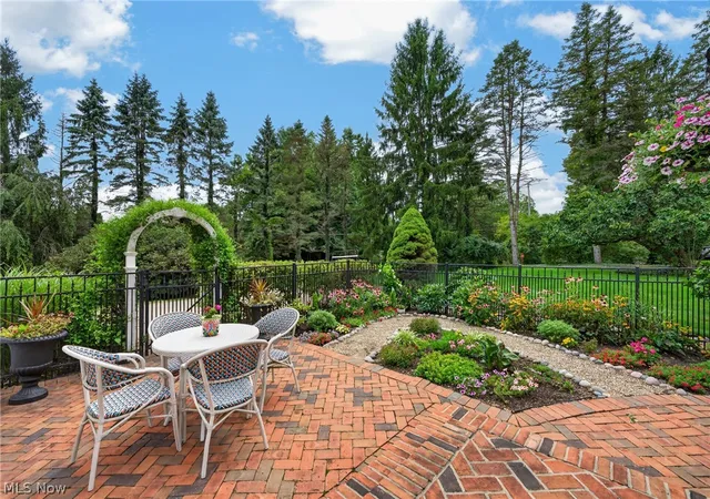 Photo 2 of Sale Pending at 33433 Pinetree Rd, Pepper Pike, OH 44124 | MLS# 5238490 | Listing updated on 2026-09-08