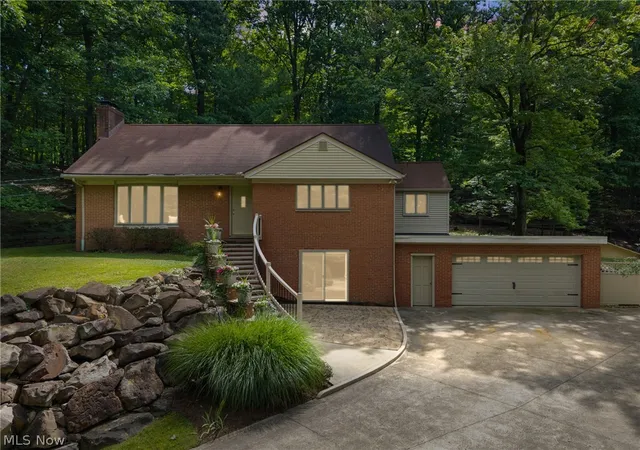 Photo 1 of Single family home for sale at 2675 W Ridgewood Dr, Parma, OH 44134 | MLS# 5238769 | Listing updated on 2026-09-03