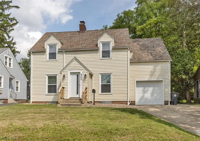 Photo 2 of Single family home for sale at 805 Greenwood Ave, Akron, OH 44320 | MLS# 5238786 | Listing updated on 2026-09-09
