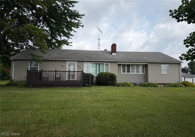 Photo 2 of Sale Pending at 4222 Southway St Sw, Massillon, OH 44646 | MLS# 5238293 | Listing updated on 2026-09-22