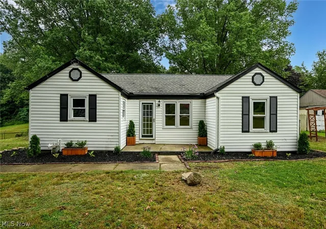 Photo 1 of Sale Pending at 2933 S Hametown Rd, Norton, OH 44203 | MLS# 5238675 | Listing updated on 2026-09-11