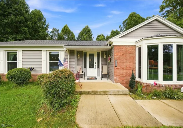 Photo 3 of Single family home for sale at 145 W Lake St, Washington, WV 26181 | MLS# 5238631 | Listing updated on 2026-10-04