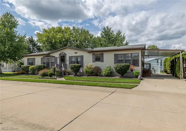 Photo 1 of Sale Pending at 4 Symphony St, Olmsted Twp, OH 44138 | MLS# 5237849 | Listing updated on 2026-10-06