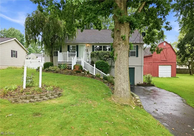 Photo 1 of Single family home for sale at 477 Erie St, Hubbard, OH 44425 | MLS# 5236978 | Listing updated on 2026-09-03