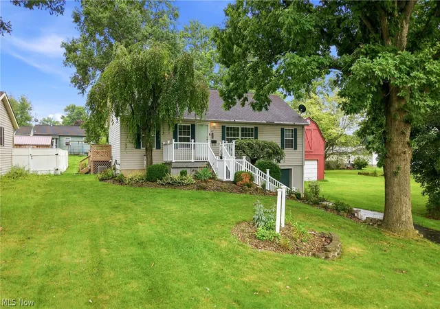 Photo 2 of Single family home for sale at 477 Erie St, Hubbard, OH 44425 | MLS# 5236978 | Listing updated on 2026-09-03