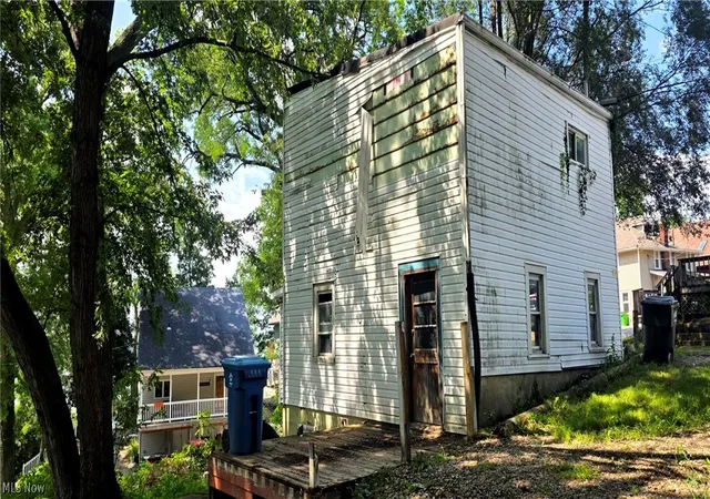 Single family home for sale at 2554 Mountain View Ave, Lakemore, OH 44250 | MLS# 5238650
