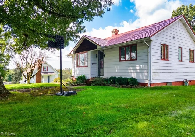 Photo 2 of Single family home for sale at 275 Ward Dr N, Wintersville, OH 43953 | MLS# 5238852 | Listing updated on 2026-09-25