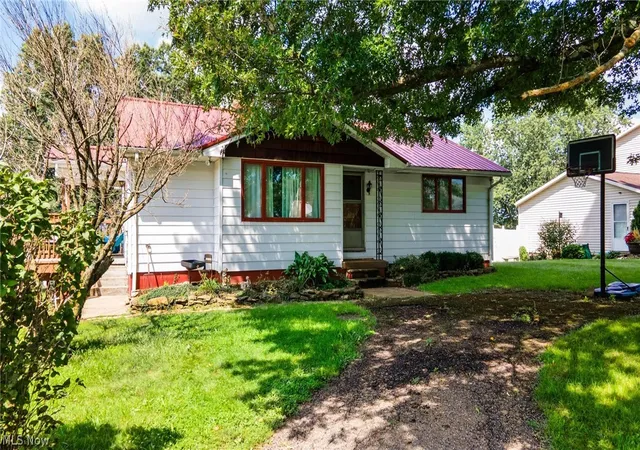 Photo 3 of Single family home for sale at 275 Ward Dr N, Wintersville, OH 43953 | MLS# 5238852 | Listing updated on 2026-09-25