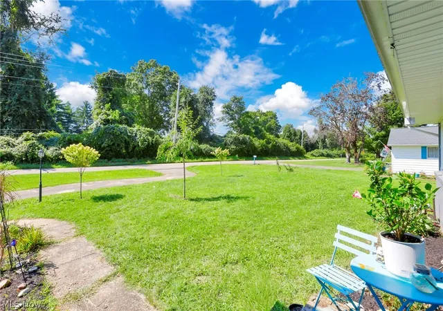 Photo 3 of Single family home for sale at 1285 Military Rd, Zanesville, OH 43701 | MLS# 5238869 | Listing updated on 2026-09-11