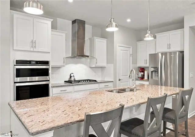 Photo 3 of Condo for sale at 670 Shinnecock Ln, Aurora, OH 44202 | MLS# 5237958 | Listing updated on 2026-09-30
