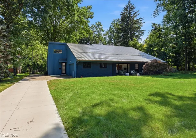 Photo 3 of Sale Pending at 12866 Lake Shore Blvd, Bratenahl, OH 44108 | MLS# 5237449 | Listing updated on 2026-09-06