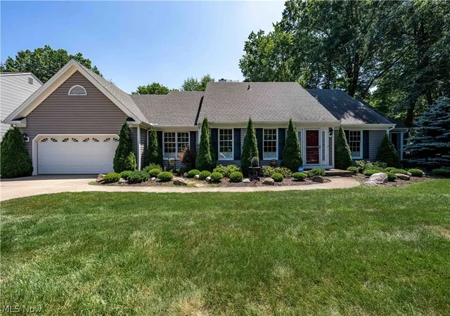 Photo 2 of Single family home for sale at 389 Jaycox Rd, Avon Lake, OH 44012 | MLS# 5238745 | Listing updated on 2026-09-07