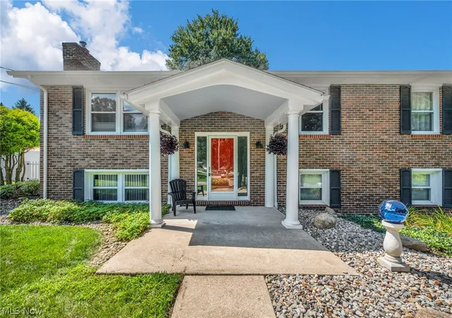 Photo 2 of Single family home for sale at 2737 Highline Dr, Mogadore, OH 44260 | MLS# 5238604 | Listing updated on 2026-09-14