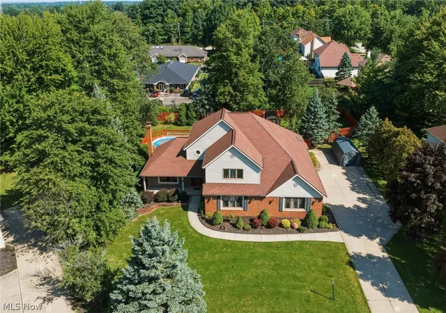 Photo 2 of Single family home for sale at 9530 Rainbow Ln, North Royalton, OH 44133 | MLS# 5238897 | Listing updated on 2026-10-04