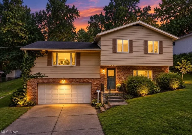 Photo 1 of Single family home for sale at 1490 Shanabrook Dr, Akron, OH 44313 | MLS# 5238906 | Listing updated on 2026-09-09
