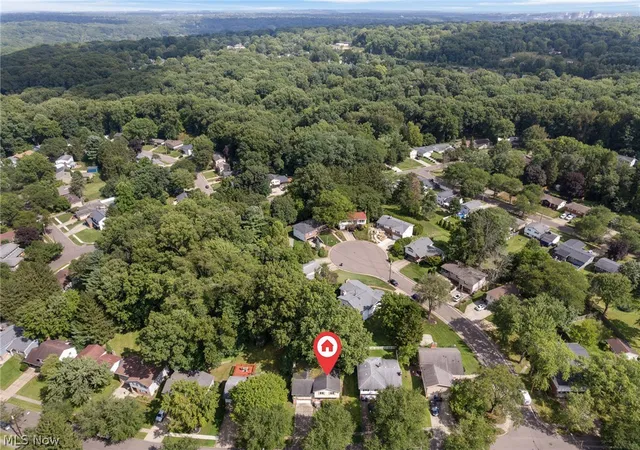 Photo 2 of Single family home for sale at 1490 Shanabrook Dr, Akron, OH 44313 | MLS# 5238906 | Listing updated on 2026-09-09