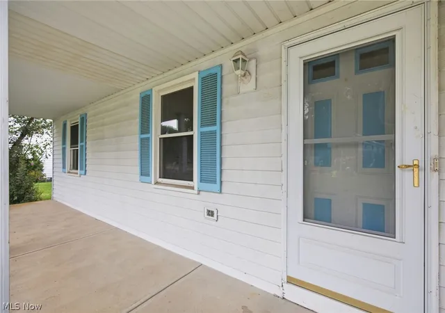 Photo 2 of Sale Pending at 2980 Walter Rd, Westlake, OH 44145 | MLS# 5238212 | Listing updated on 2026-09-02