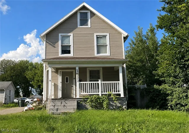 Single family home for sale at 1611 10Th St Sw, Canton, OH 44706 | MLS# 5238832