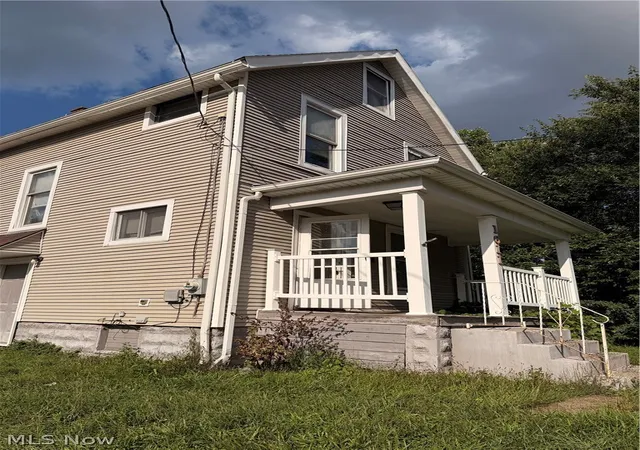 Photo 2 of Single family home for sale at 1611 10th St Sw, Canton, OH 44706 | MLS# 5238832 | Listing updated on 2026-09-25
