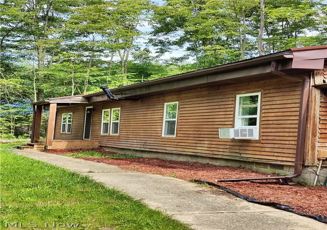 Photo 2 of Single family home for sale at 2860 Black Sea Rd, Jefferson, OH 44047 | MLS# 5238970 | Listing updated on 2026-09-22