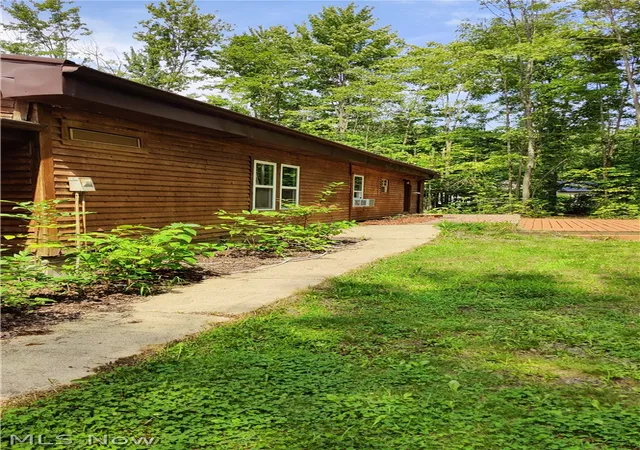 Photo 3 of Single family home for sale at 2860 Black Sea Rd, Jefferson, OH 44047 | MLS# 5238970 | Listing updated on 2026-09-22